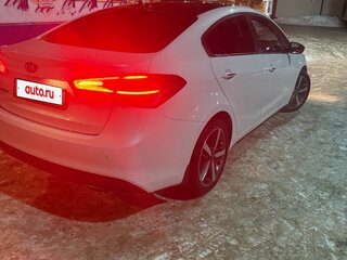 2018 Kia Cerato III Рестайлинг (Classic), белый, 1400000 рублей, вид 4