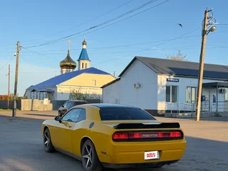 2009 Dodge Challenger III, жёлтый, 858000 рублей, вид 3