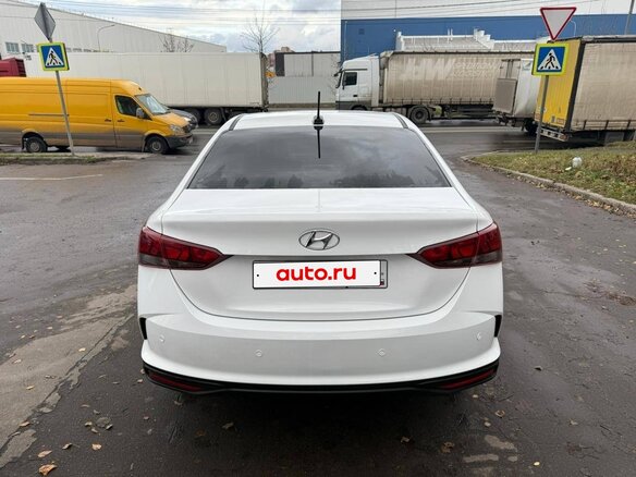 2021 Hyundai Solaris II Рестайлинг, белый, 1600000 рублей - вид 7