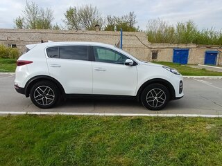 2019 Kia Sportage IV Рестайлинг, белый, 2480000 рублей, вид 4