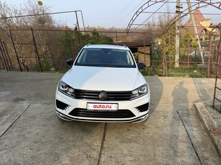 2017 Volkswagen Touareg II Рестайлинг, белый, 3850000 рублей, вид 4