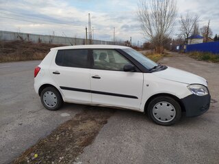 2009 Skoda Fabia II, белый, 200000 рублей, вид 2