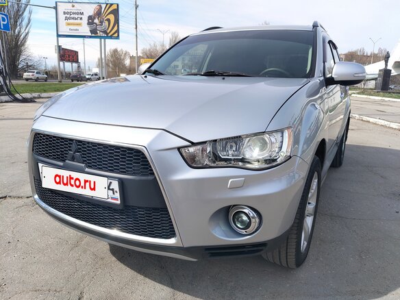 2012 Mitsubishi Outlander II Рестайлинг, серебристый, 1580000 рублей - вид 3