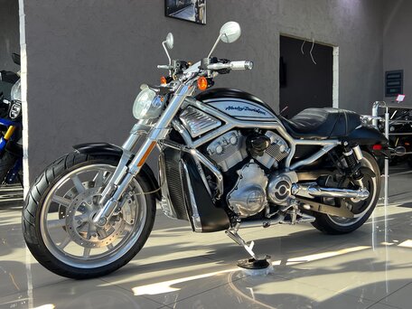 2005 Harley-Davidson Street Rod, серебристый, 850000 рублей, вид 2