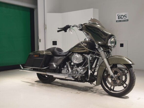 2012 Harley-Davidson Street Glide, коричневый, 835000 рублей - вид 2