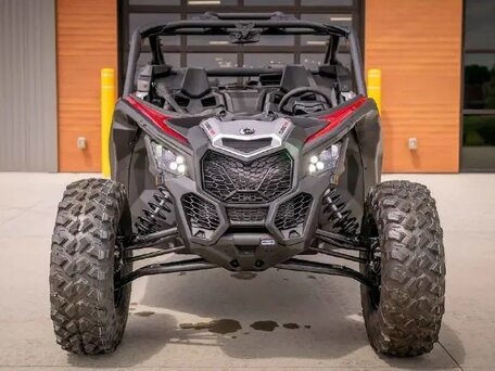 2025 BRP Can-Am Maverick X RS Turbo RR, красный, 3326000 рублей, вид 2