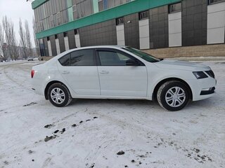 2018 Skoda Octavia III (A7) Рестайлинг, белый, 1590000 рублей, вид 4