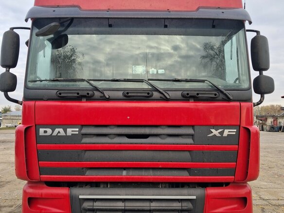 2012 DAF XF 105, пурпурный, 4700000 рублей