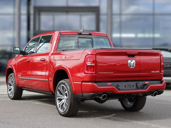 2026 Ram 1500 Crew Cab V Рестайлинг, красный, 12590000 рублей - вид 4