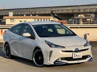 2022 Toyota Prius IV Рестайлинг (XW50), белый, 1620555 рублей, вид 1