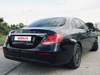 2017 Mercedes-Benz E-Класс 200 V (W213, S213, C238), чёрный, 2100000 рублей, вид 3