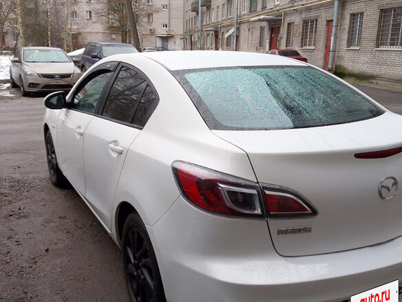 2013 Mazda 3 II (BL) Рестайлинг, белый, 950000 рублей - вид 3