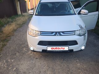2012 Mitsubishi Outlander III, белый, 1499000 рублей, вид 3