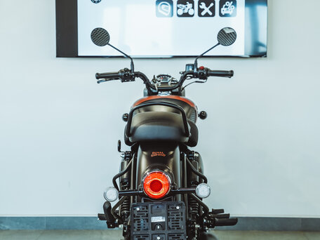 2025 Royal Enfield Classic 350, серый, 520000 рублей, вид 4