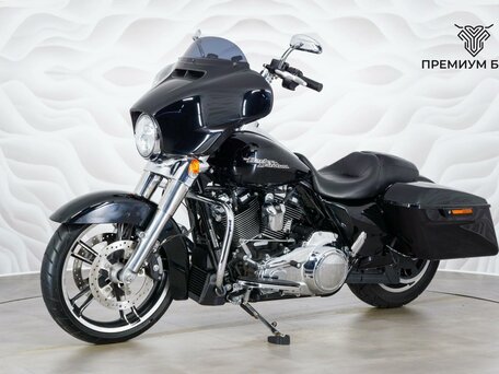 2017 Harley-Davidson Street Glide, чёрный, 1699000 рублей, вид 3
