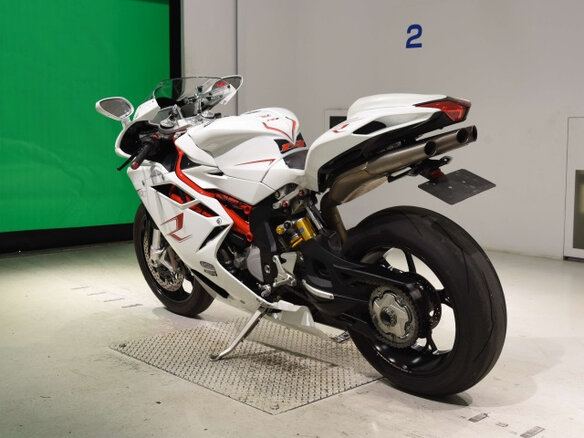 2018 MV Agusta F4 1000, белый, 910000 рублей - вид 4