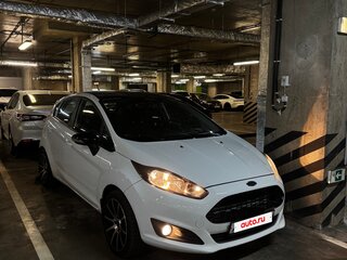 2017 Ford Fiesta Mk6 Рестайлинг, белый, 900000 рублей, вид 4