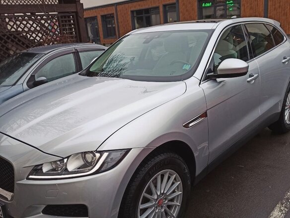 2018 Jaguar F-Pace I, серебристый, 2000000 рублей
