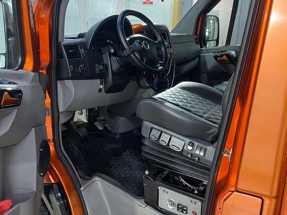 2007 Volkswagen Crafter, оранжевый, 2390000 рублей - вид 10