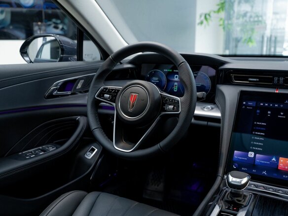2024 Hongqi H5 II, коричневый, 4367645 рублей - вид 5