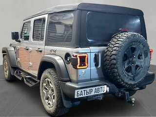2021 Jeep Wrangler IV (JL), серебристый, 3750000 рублей, вид 2