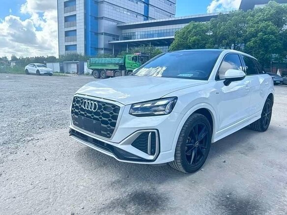 2022 Audi Q2 35 TFSI I Рестайлинг, белый - вид 2
