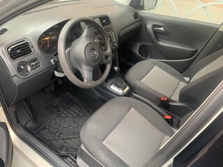 2014 Volkswagen Polo V, бежевый, 850000 рублей, вид 4