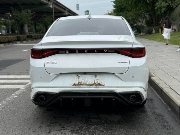 2022 Geely Emgrand L I, белый - вид 4