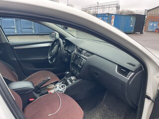 2014 Skoda Octavia III (A7), белый, 855000 рублей, вид 4