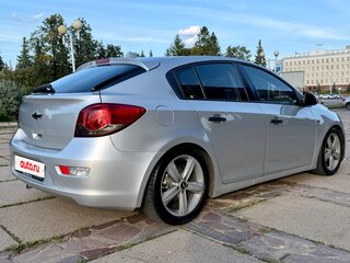 2013 Chevrolet Cruze I Рестайлинг, серебристый, 670000 рублей, вид 5