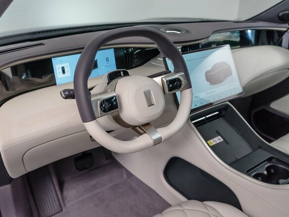 2025 Avatr 11 116 kWh I, чёрный - вид 11
