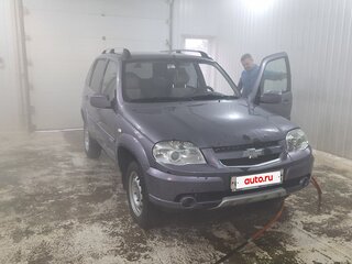 2010 Chevrolet Niva I Рестайлинг, серый, 360000 рублей, вид 3