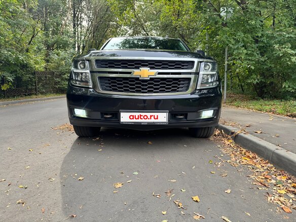 2019 Chevrolet Tahoe IV, чёрный, 3750000 рублей - вид 2