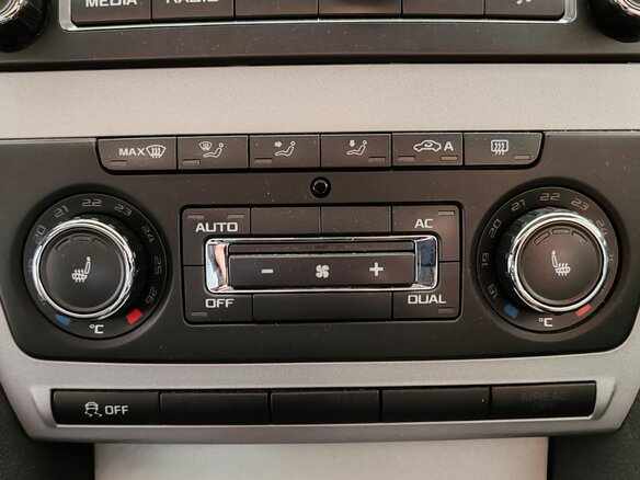 2013 Skoda Octavia DSG7 II (A5) Рестайлинг, белый - вид 18