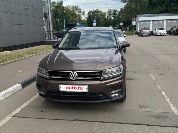 2019 Volkswagen Tiguan II, коричневый, 1990000 рублей - вид 1