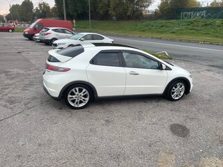 2011 Honda Civic VIII Рестайлинг, белый, 1150000 рублей, вид 4