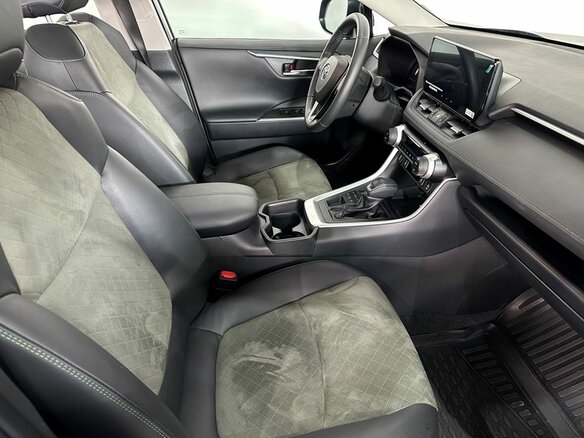 2025 Toyota RAV4 V (XA50), чёрный - вид 10