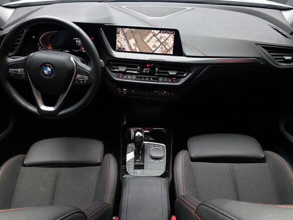 2020 BMW 1 серии 118d III (F40), белый, 2105000 рублей - вид 6