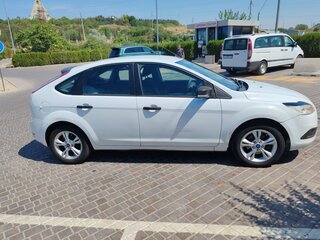 2010 Ford Focus II Рестайлинг, белый, 470000 рублей, вид 4