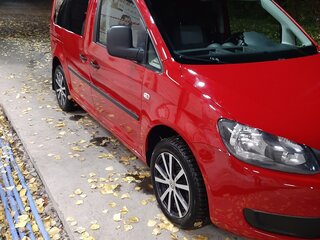 2011 Volkswagen Caddy III Рестайлинг, красный, 639000 рублей, вид 2