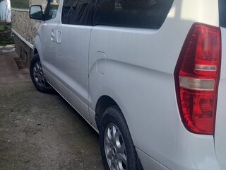 2011 Hyundai H-1 II, белый, 1700000 рублей, вид 3
