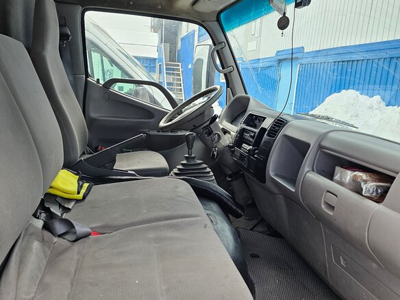 2011 Hino Series 300 (Dutro), белый, 1500000 рублей - вид 2