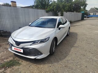 2019 Toyota Camry VIII (XV70), белый, 3450000 рублей, вид 1