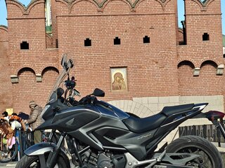 2015 Honda NC 750X, серебристый, 575000 рублей, вид 2
