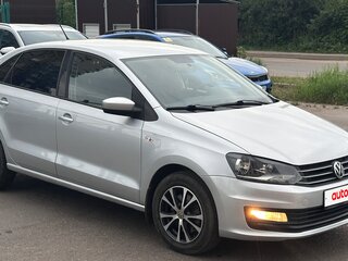 2016 Volkswagen Polo V Рестайлинг, серебристый, 900000 рублей, вид 1