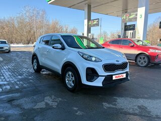 2019 Kia Sportage IV Рестайлинг, белый, 2200000 рублей, вид 3