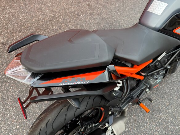 2023 KTM 250 Duke, чёрный, 399990 рублей - вид 6