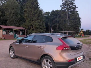 2013 Volvo V40 Cross Country I, золотистый, 1250000 рублей, вид 5