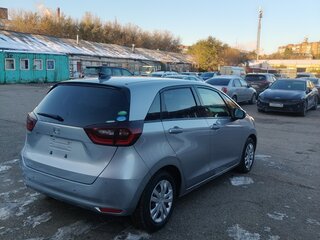 2020 Honda Fit IV, серебристый, 1359000 рублей, вид 4