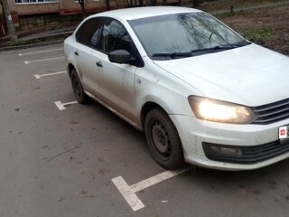 2017 Volkswagen Polo V Рестайлинг, белый, 600000 рублей, вид 1